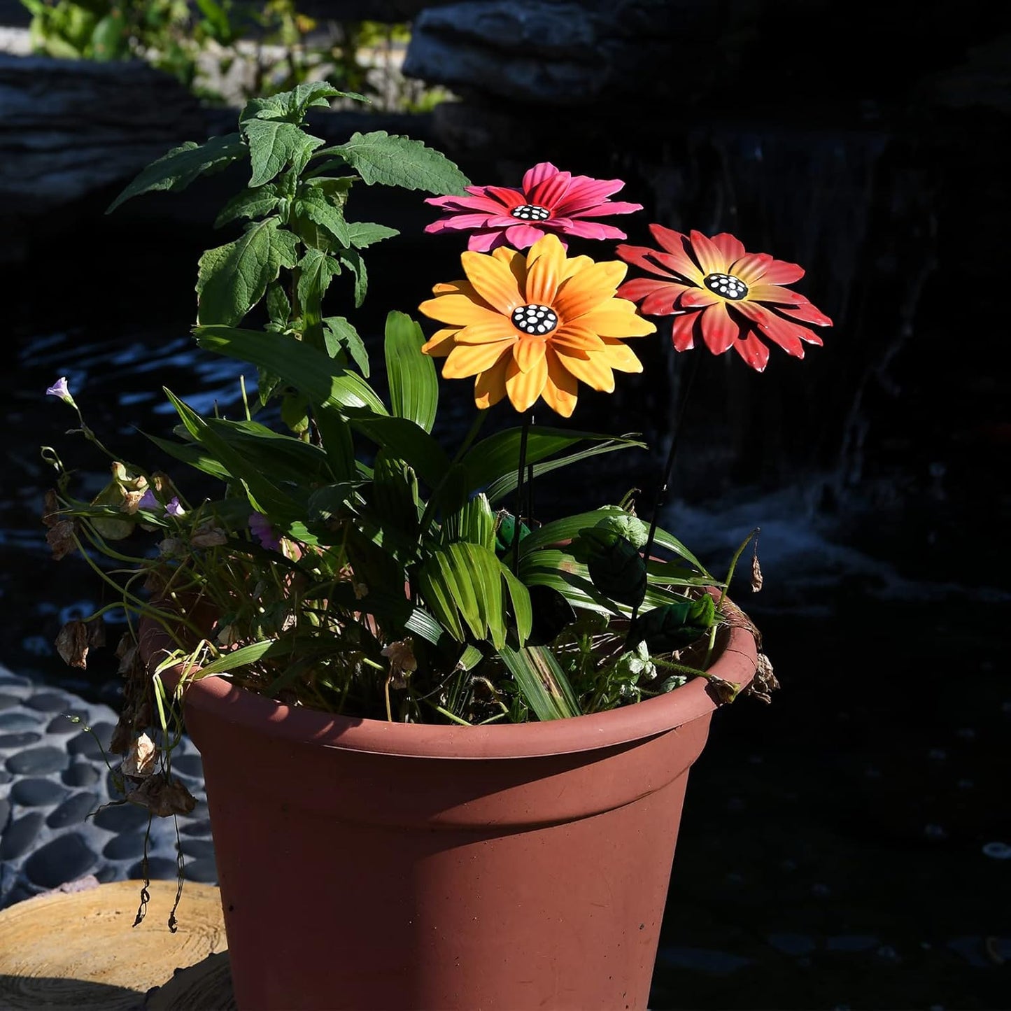 7Pcs/Set Metal Daylily Flower Garden Stakes,Metal Flowers Outdoor Decor Stake Yard Art Decoration,Garden Plant Flowers Stick Spring Patio Decor